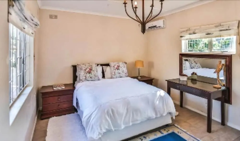 Cecelia's Holiday Manor