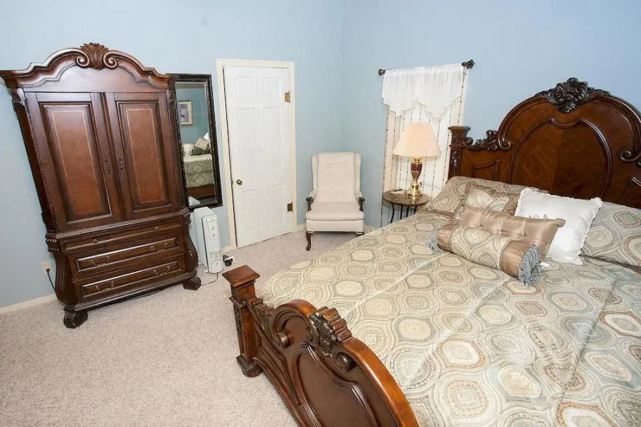 Lady On The Lake Bed and Breakfast