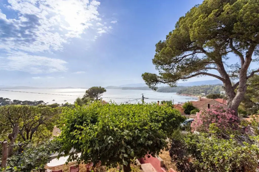 Breathtaking view house with large garden - Dodo et Tartine