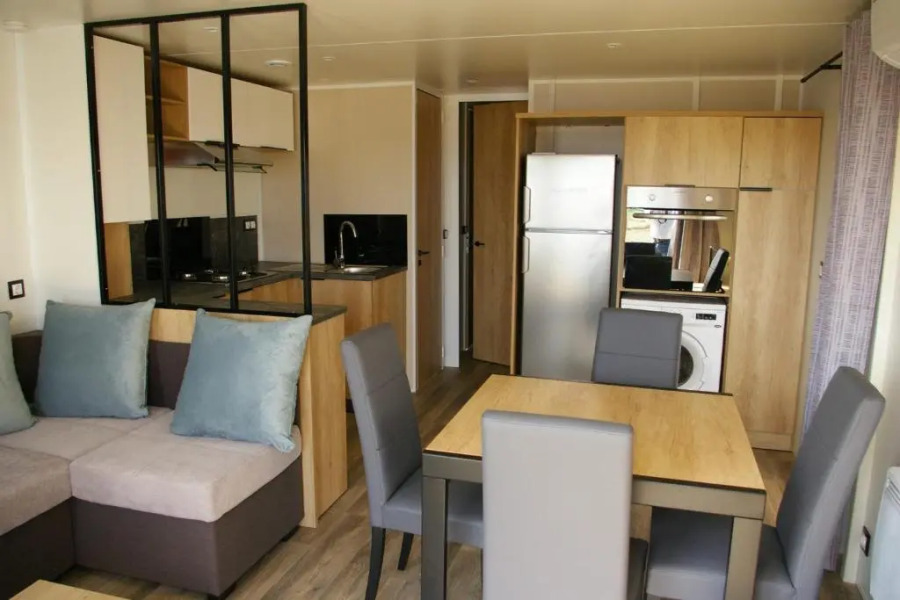 Mobile Home OuiReves 577 facing the Mediterranean