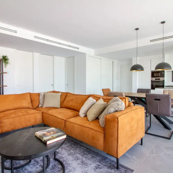 Villa Esmeralda 20 by Bookaparadise