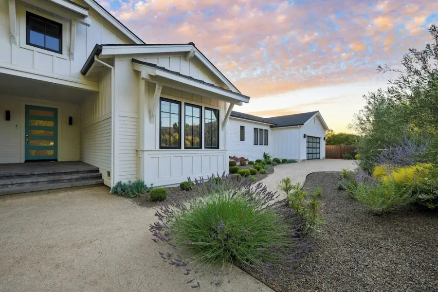 Luxe, Pool, Spa, Fire Pit, Game Room, Piano Sonoma Pool Retreat by Avantstay