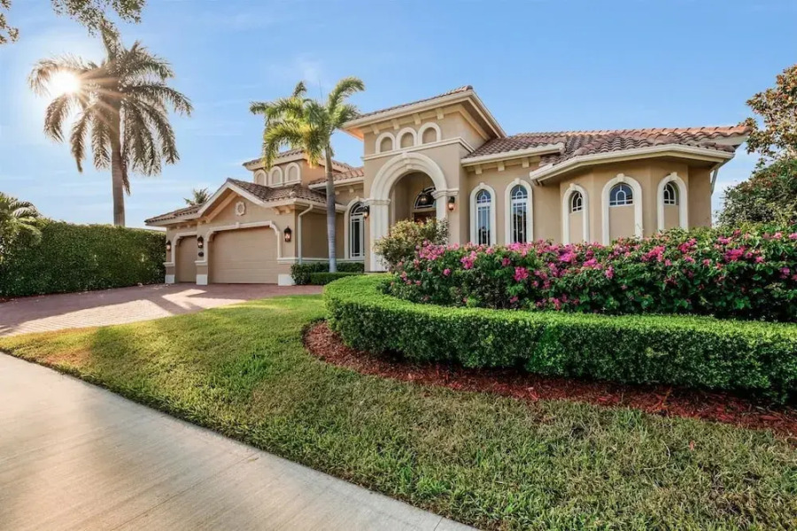 WIN1288 4 Bedroom Holiday Home by Marco Naples Vacation Homes