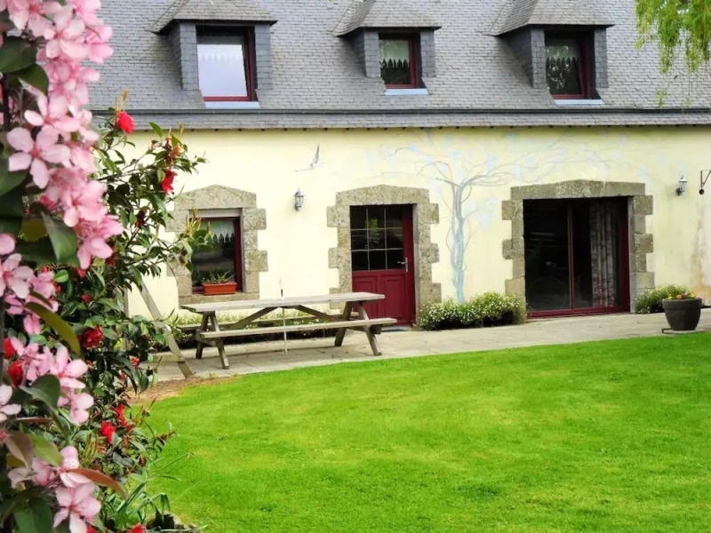 House With 3 Bedrooms in Pluvigner, With Furnished Garden - 23 km From