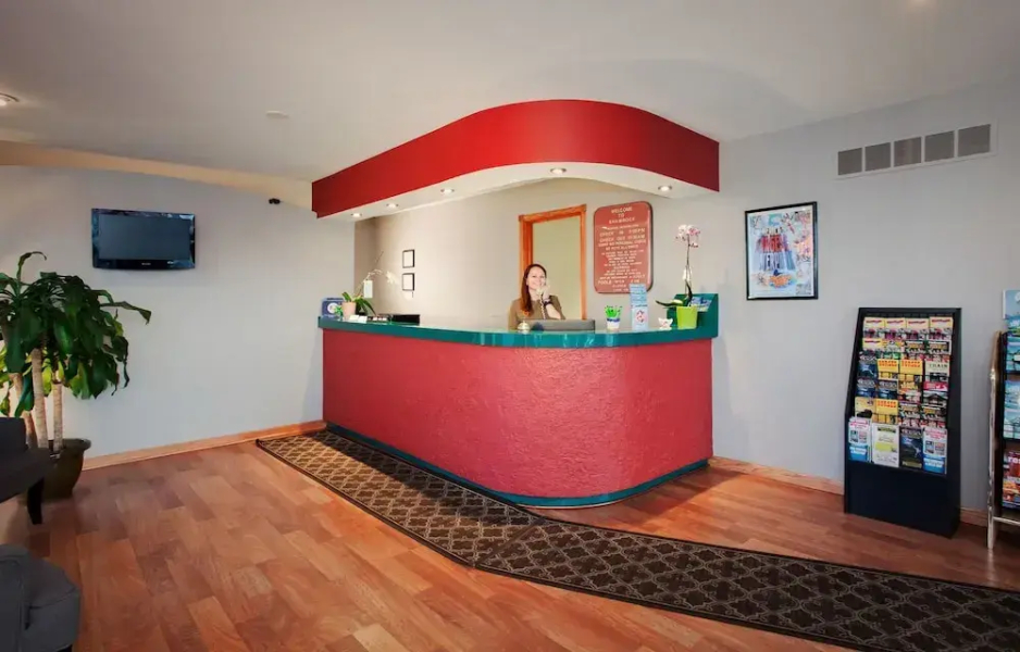 Shamrock Motel