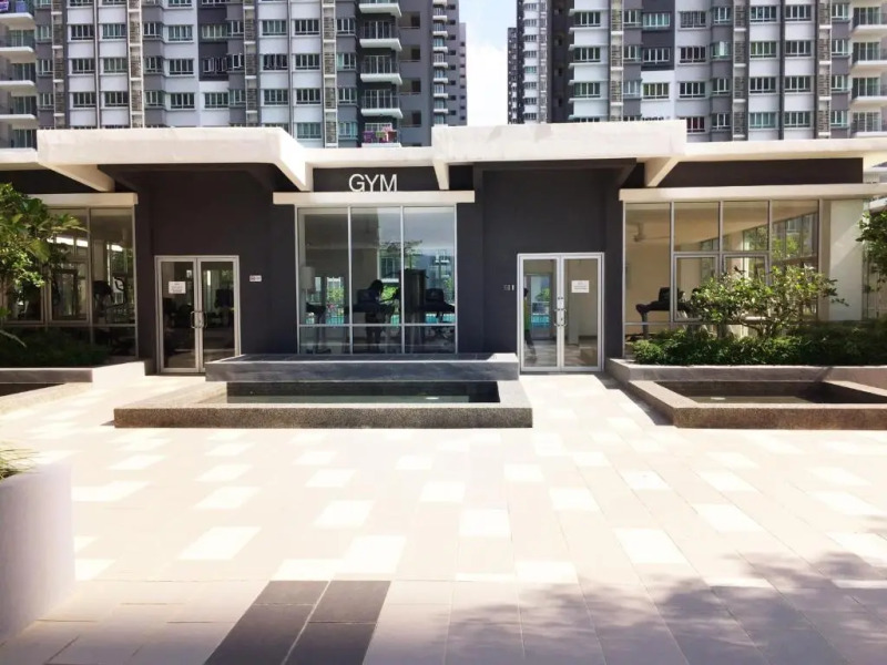 Del’s Guesthouse @ Southville Same Level with Pool fits 8