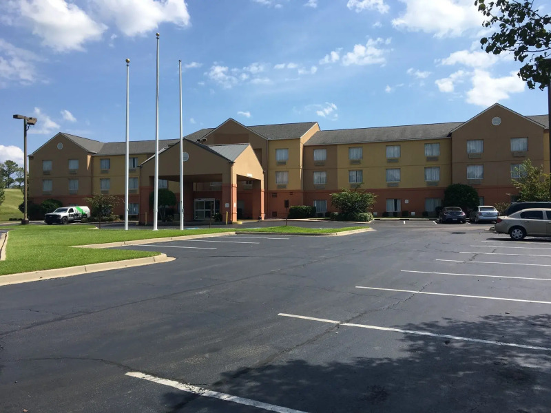 Red Roof PLUS+ & Suites Vicksburg