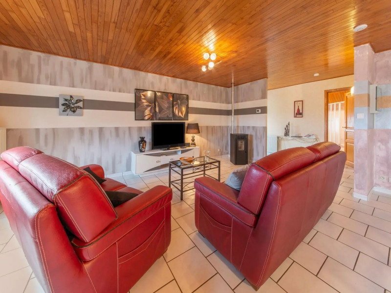 Sweet Home in Chiny With Garden