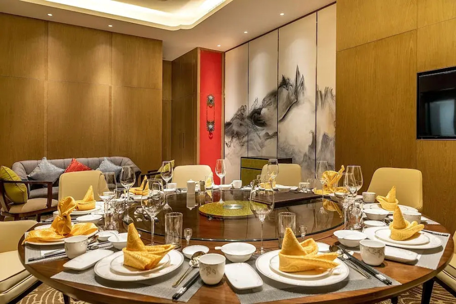 Datong Xinyu Crown Hotel