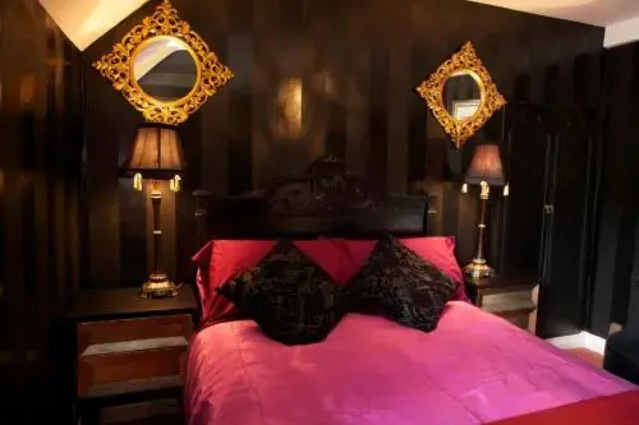 The Red Door Country House