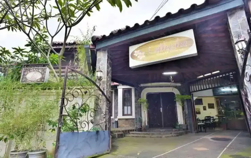 Standard Twin @Lathysha Guest House