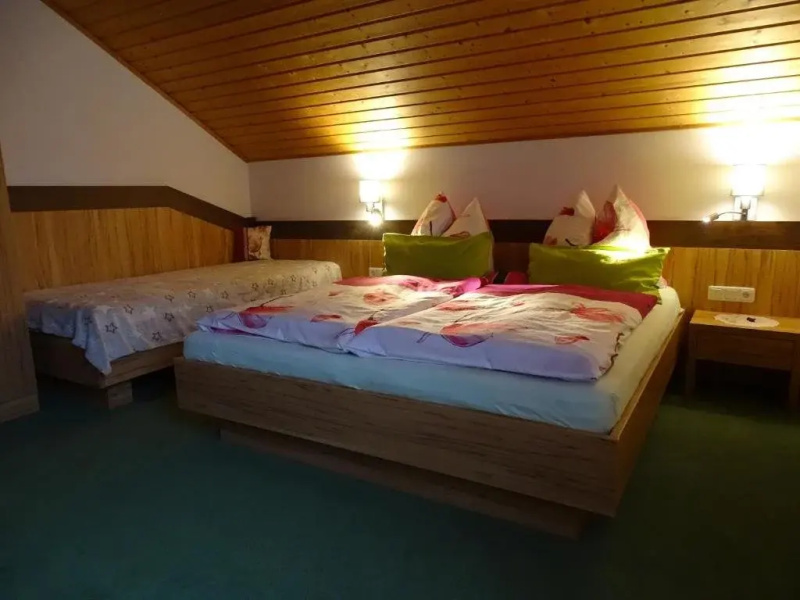 Ferienwohnung Hierzegger