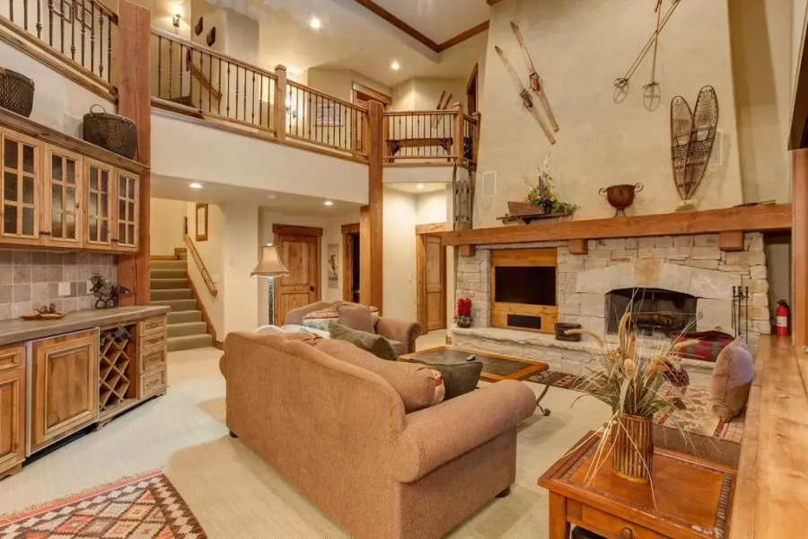 Last Sun at The Cove by Alpine Ski Properties