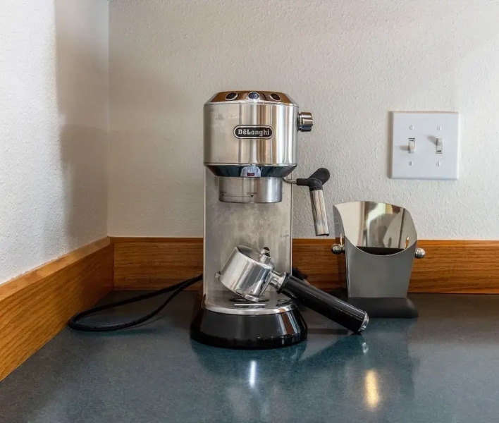 Green Mountain Escape 30 Day Minimum 3 Bedroom Home by Redawning