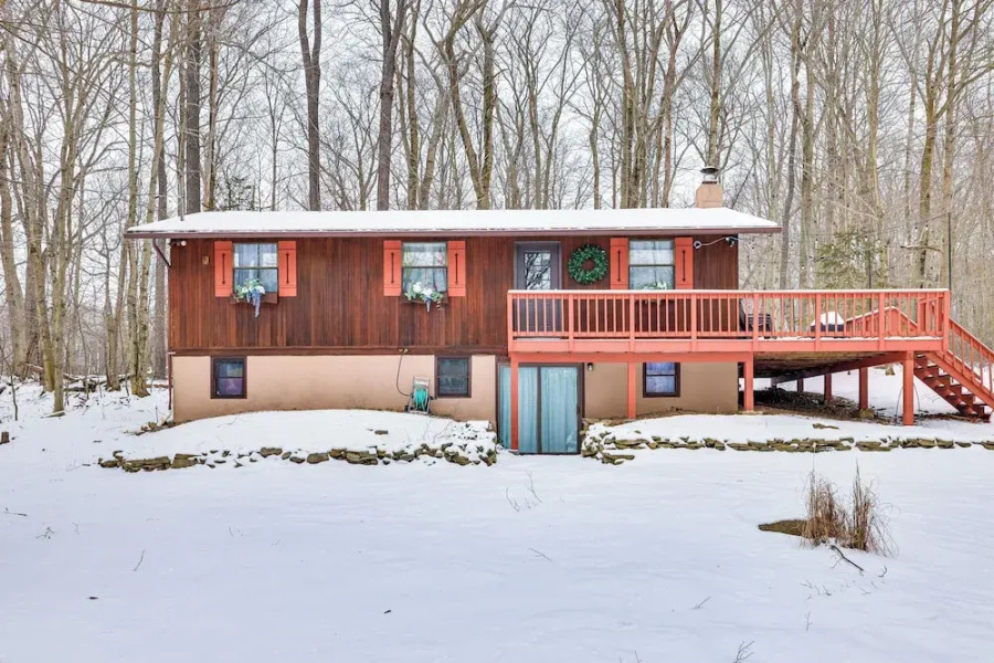 Pet-friendly Home w/ Deck at Big Bass Lake!