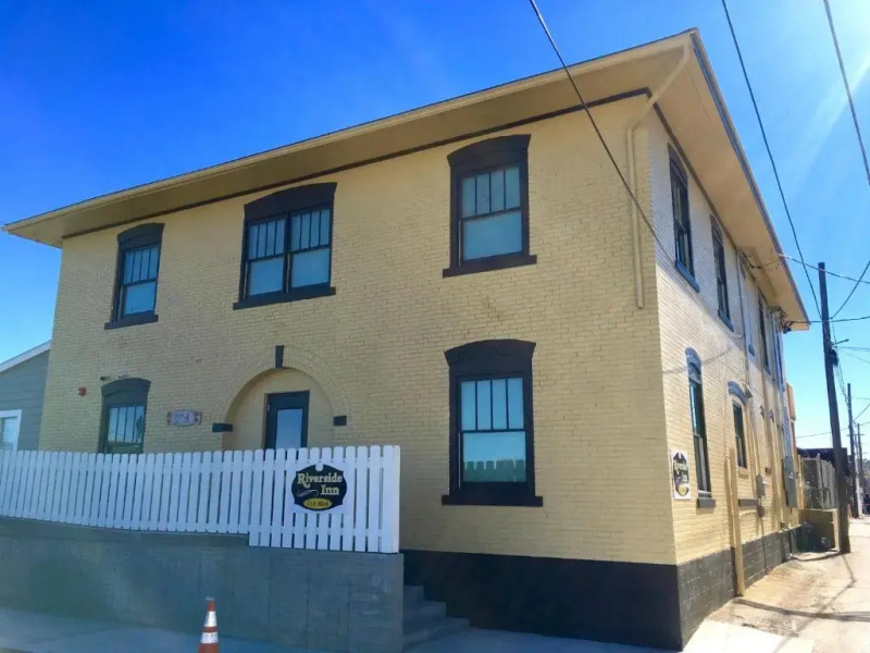 Riverside Inn Hannibal