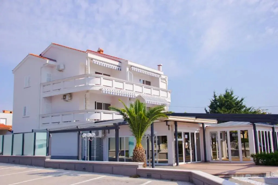 Apartments Paradiso