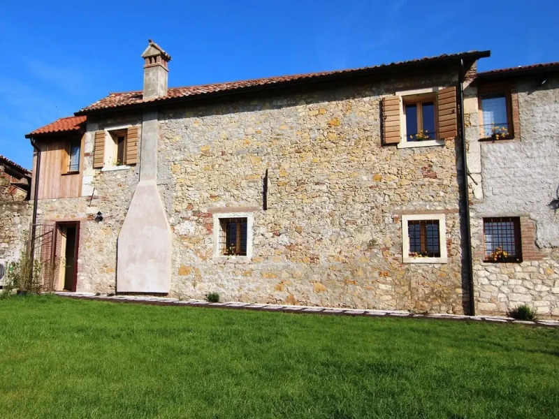 Renovated, Spacious and Cosy Countryside House. Wi-fi, Garden and Swimming Pool