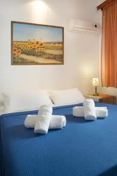 Kotronas Bay Bungalows