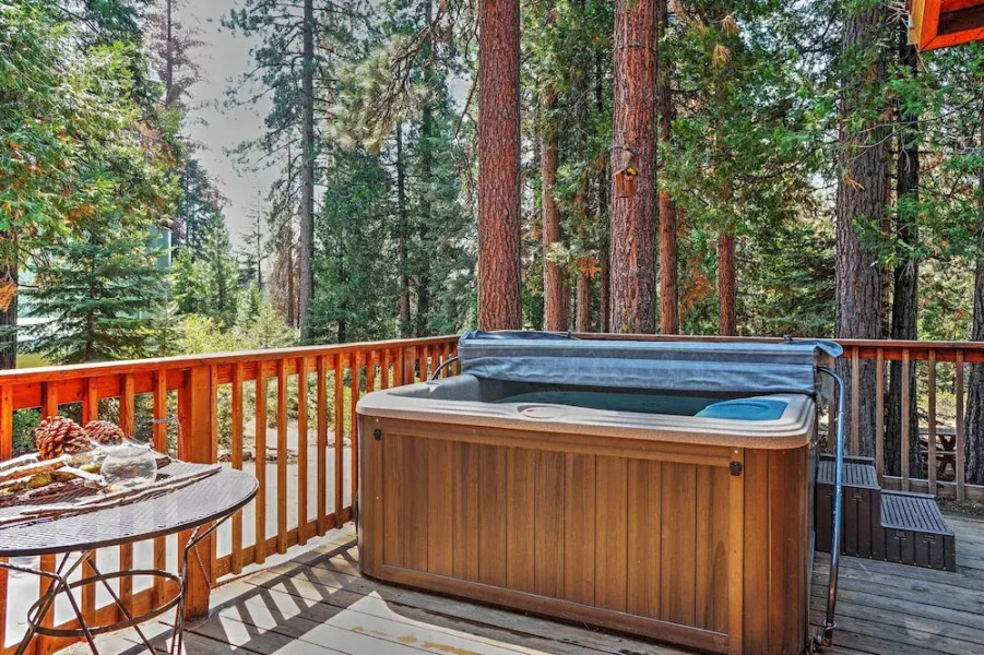 Hot Tub, Deck & Trail Access: Shaver Lake Cabin