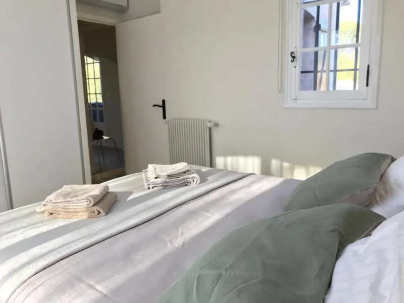 06D - Appartement spacieux avec terrasses, jardin et piscine