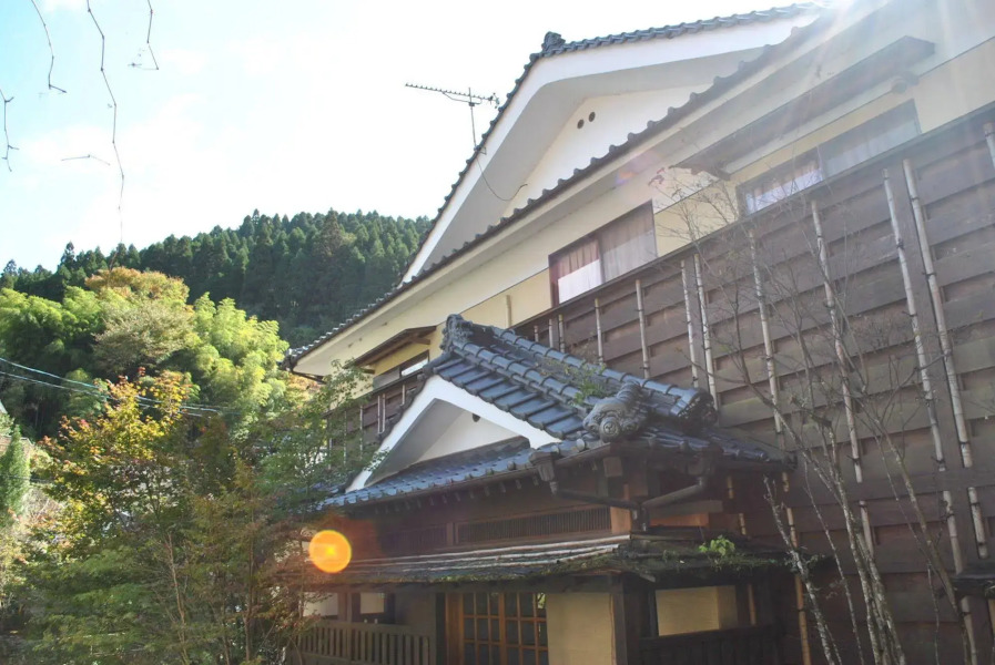 Hot Spring Inn Banya