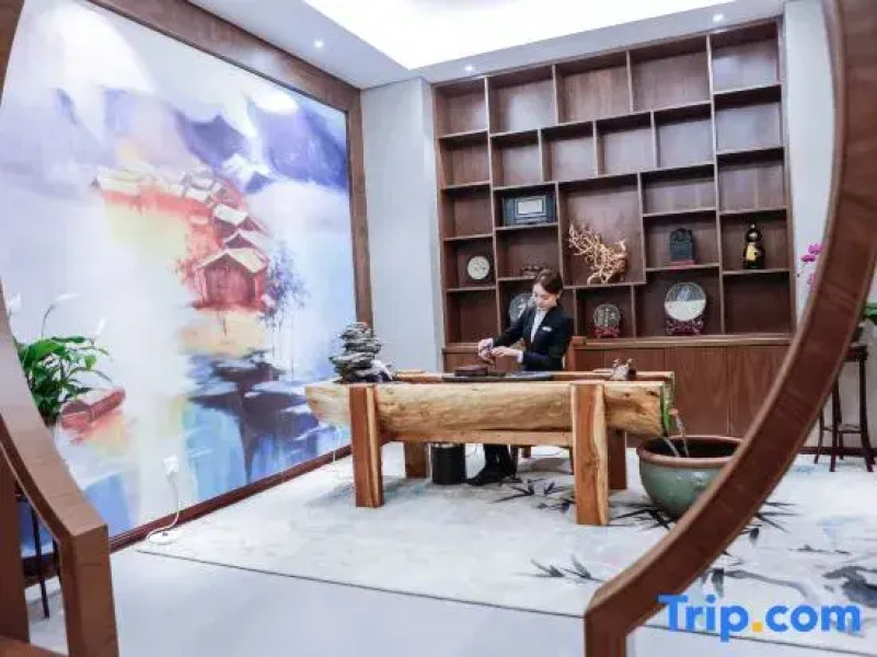 Ruoyu International Hotel (Tai'an High-speed Railway Station)