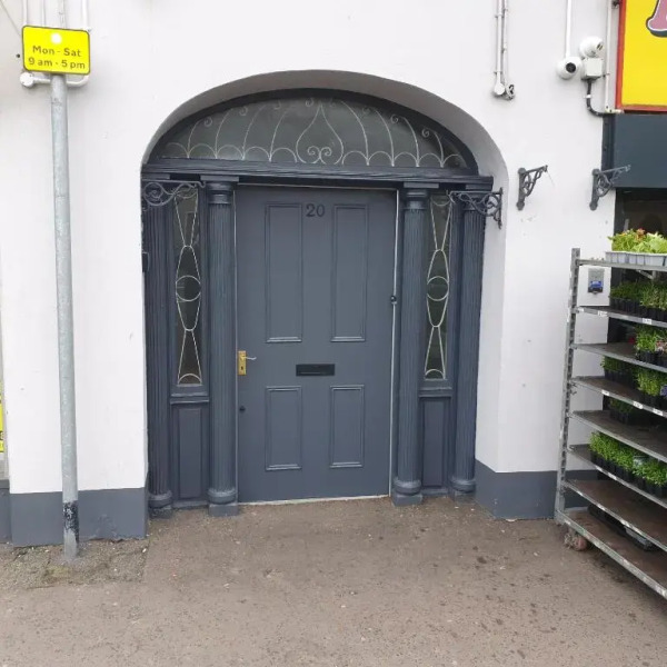 The Wee Stop Gap. Luxury 3 bedroom apartment.