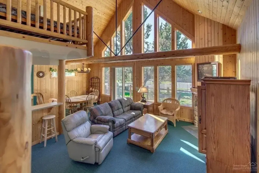 Forest Ridge 2 Bedroom Home by RedAwning