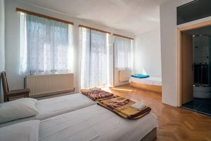 Holiday Home Pozitiva