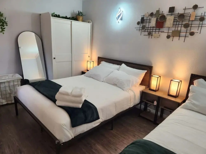 Monterey Park Retreat: Spectacular Views & Comfort