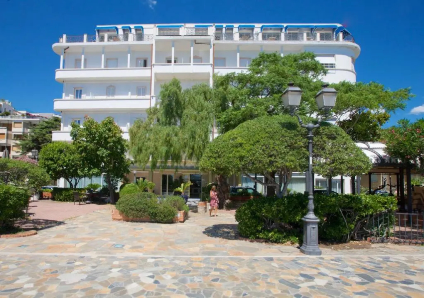 HOTIDAY Hotel Alassio