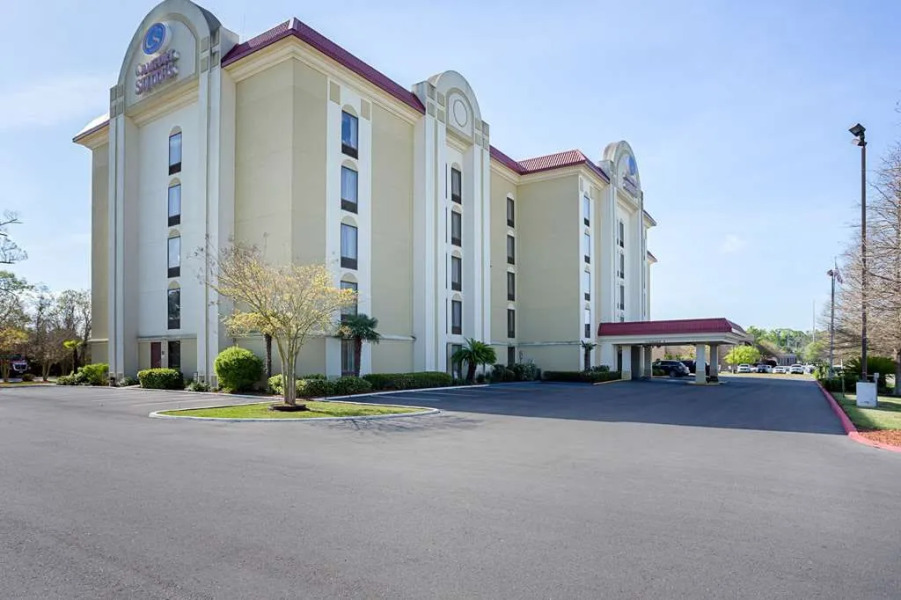 Comfort Suites University
