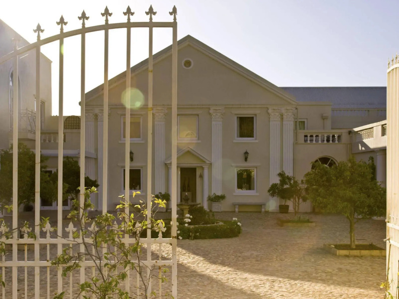 Cascade Country Manor