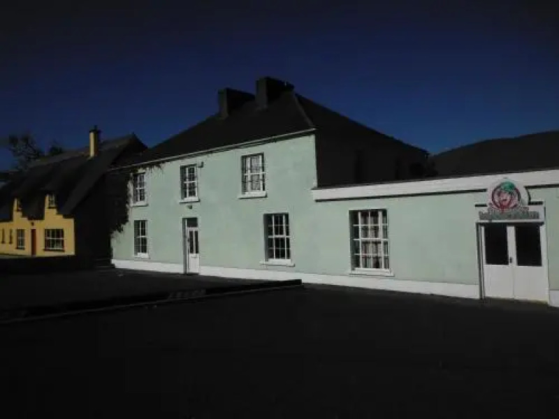 Paddy's Palace Dingle Peninsula Hostel