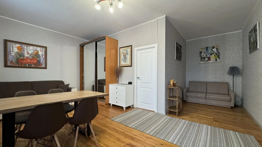 Таунхаус с сауной в центре у набережной