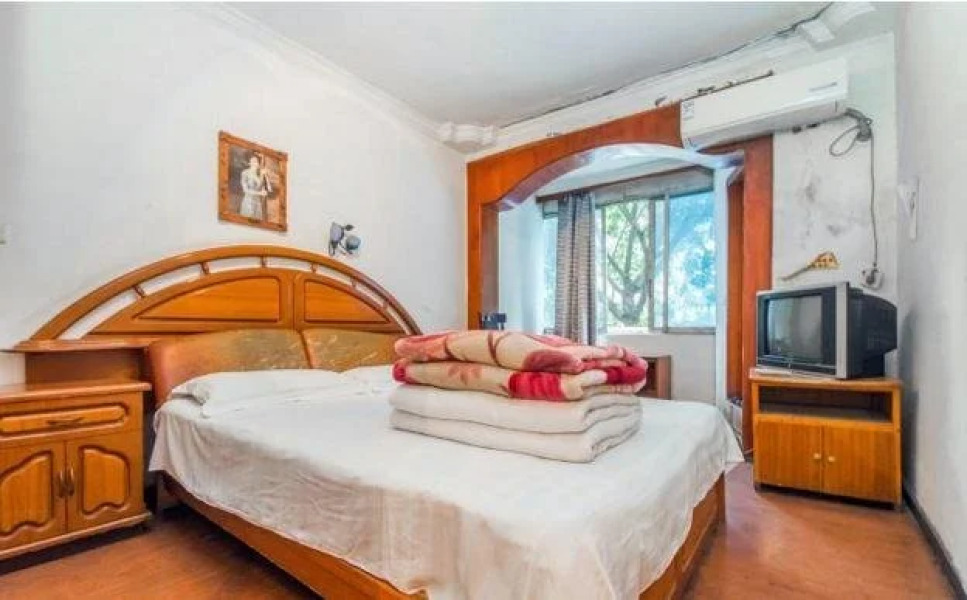 Leshan Leyi Business Hotel