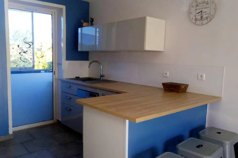 Apartment with 2 Bedrooms in Le Pradet, with Wonderful Mountain View, Furnished Balcony And Wifi - 700 M From the Beach