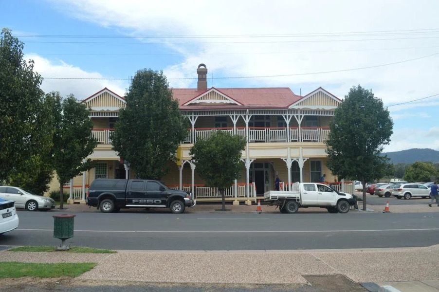 Killarney Hotel-Motel