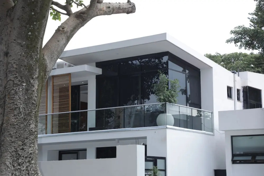 Villa Alpha International Hotel