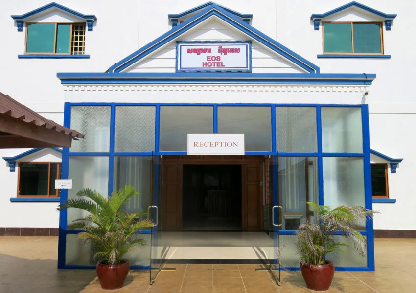 Eos Oceanfront Hotel