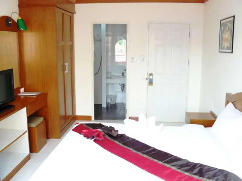 Kata Beach Center Hotel