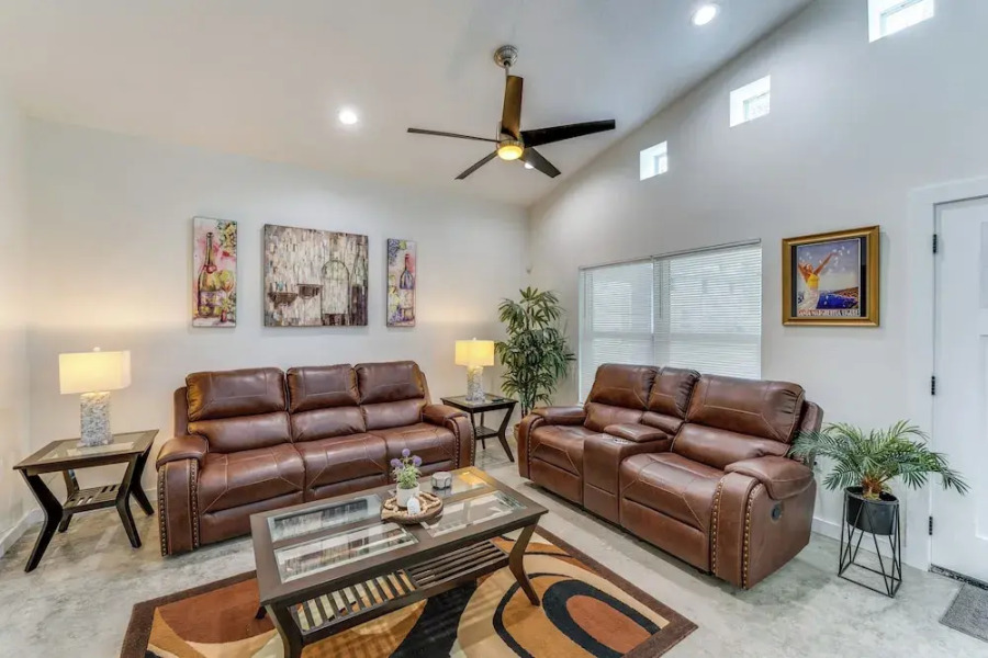 Daytona Beach Vacation Home ~ 4 Mi to Main St Pier