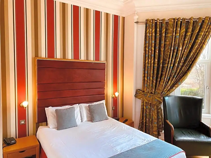 The Redstones Hotel & Restaurant