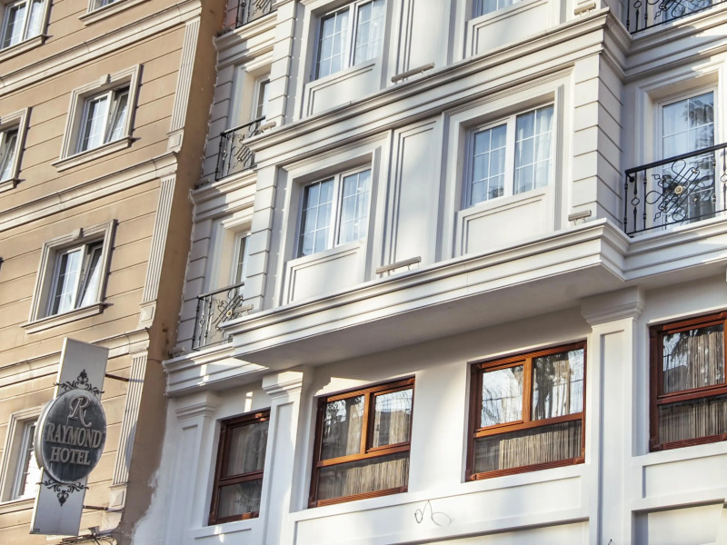 Raymond Blue Hotel