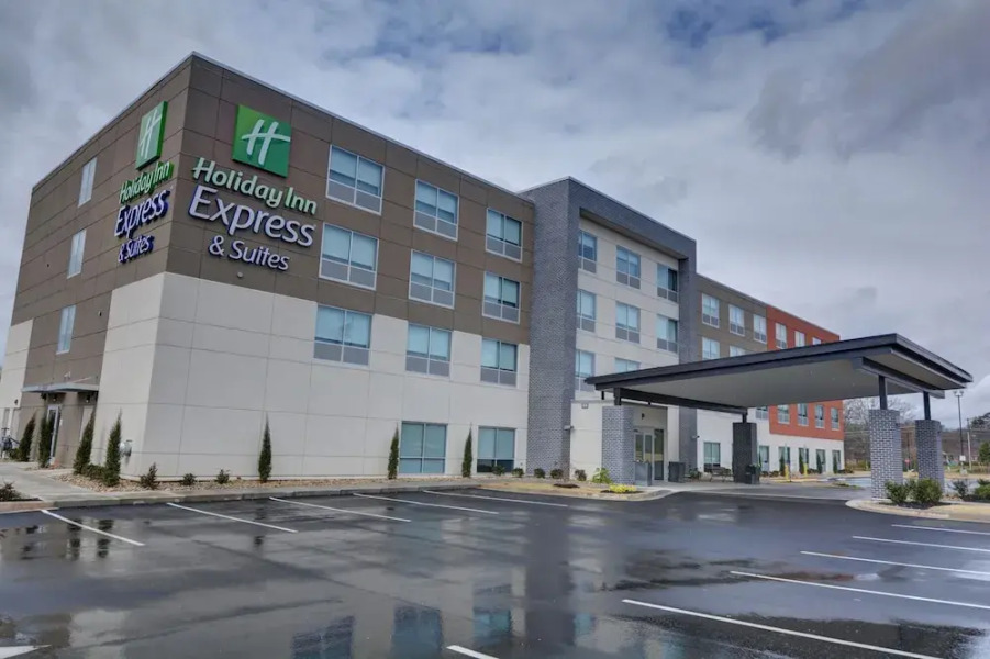 Holiday Inn Express and Suites Greenville - Taylor