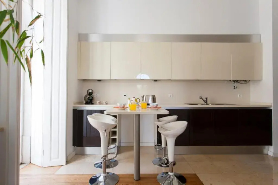 Altido Splendid 2br Apt W/ Parking&Balcony, 10mins To Praca Do Comercio