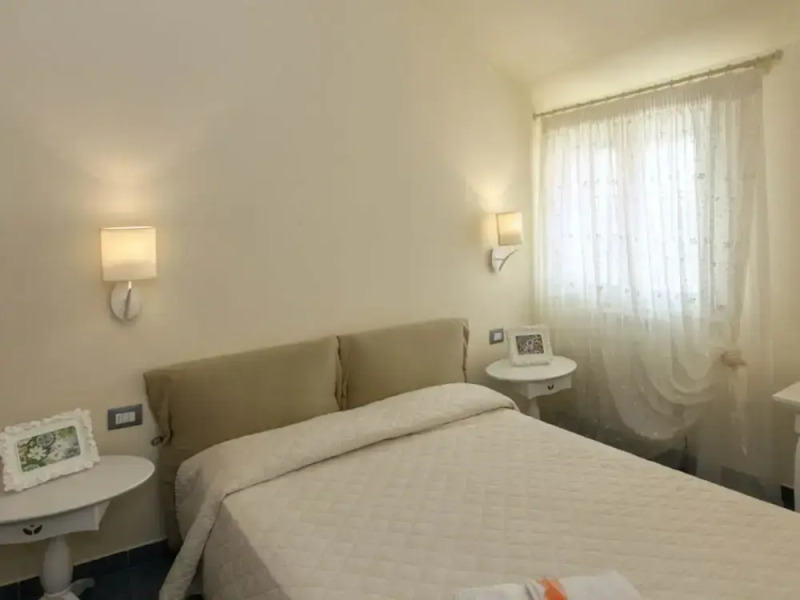 Villa with Salt Water & Heated Pool & Hot Tub near sea