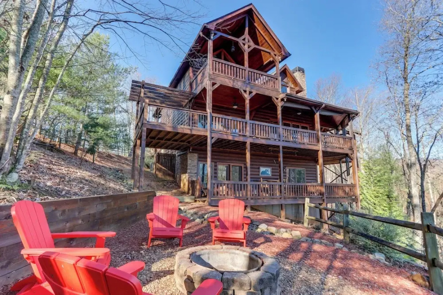 Ellijay Hideaway w/ Hot Tub, Views & Game Room!