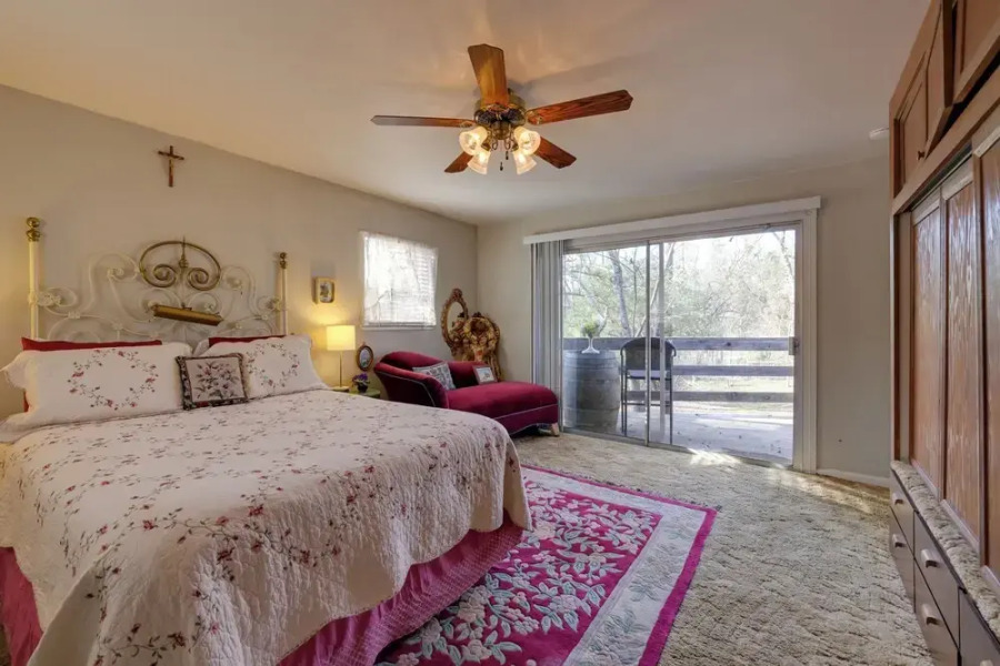 Walk to Downtown: Eclectic Murphys Home w/ Decks!